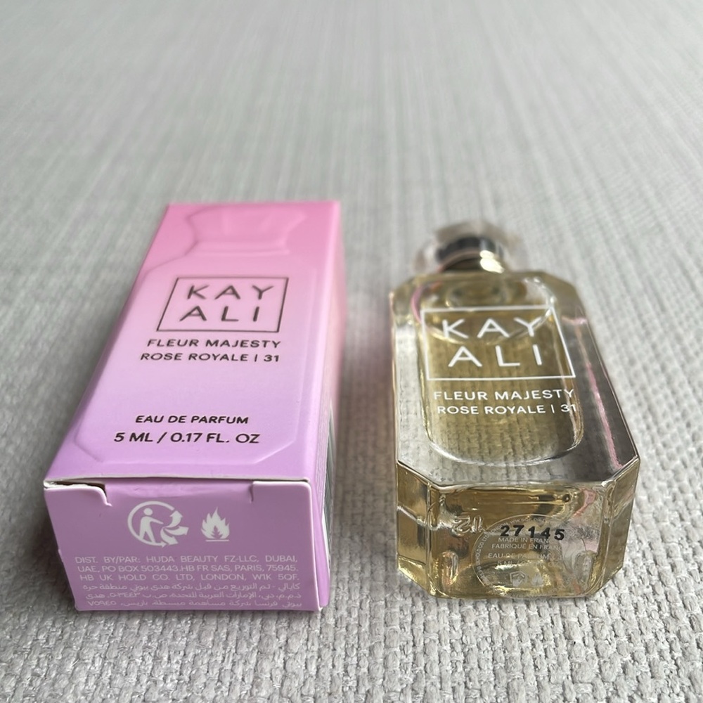 Kayali Fleur Majesty rose royale 31 miniature dabber - Picture 6 of 10